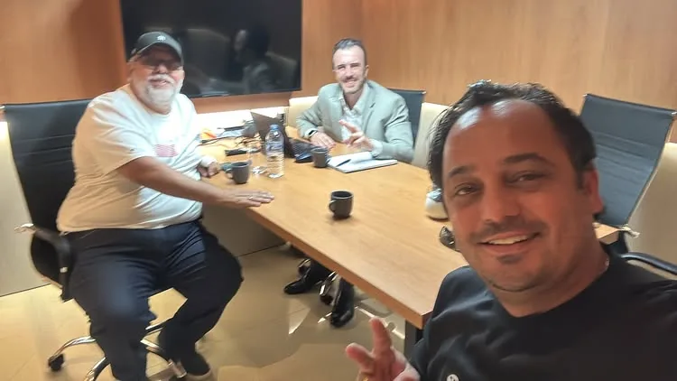 Reunião com parceiros de trabalho